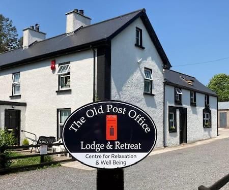 The Old Post Office Lodge เอนนิสคิลเลน ภายนอก รูปภาพ