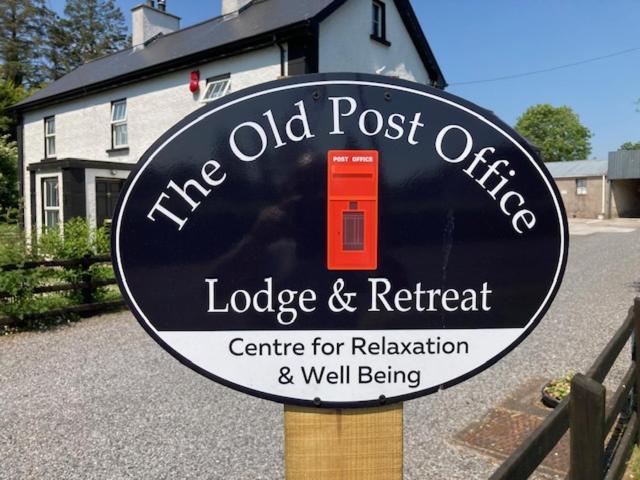 The Old Post Office Lodge เอนนิสคิลเลน ภายนอก รูปภาพ